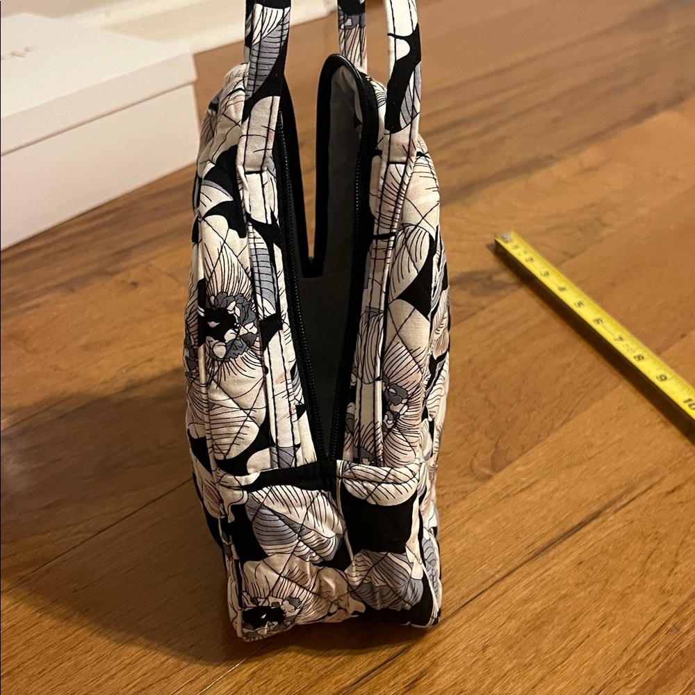 Vera Bradley Lunch Bunch Camellia - Picture 6 of 9
